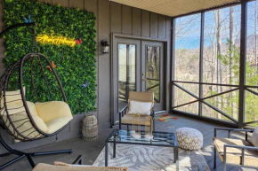 Lake Access, Deck Rumbling Bald Resort Home!